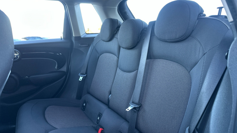 MINI Hatchback 1.5 Cooper Classic 5dr Auto Petrol Hatchback